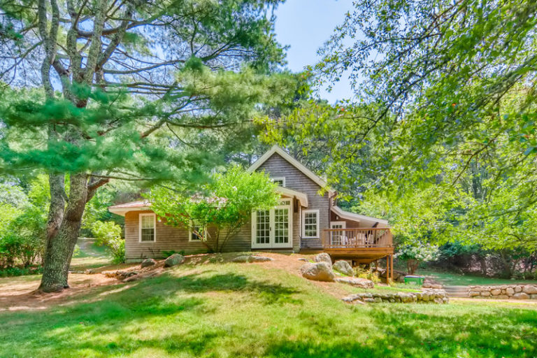 Can we take a peek? Inside a 12-acre Chilmark Estate